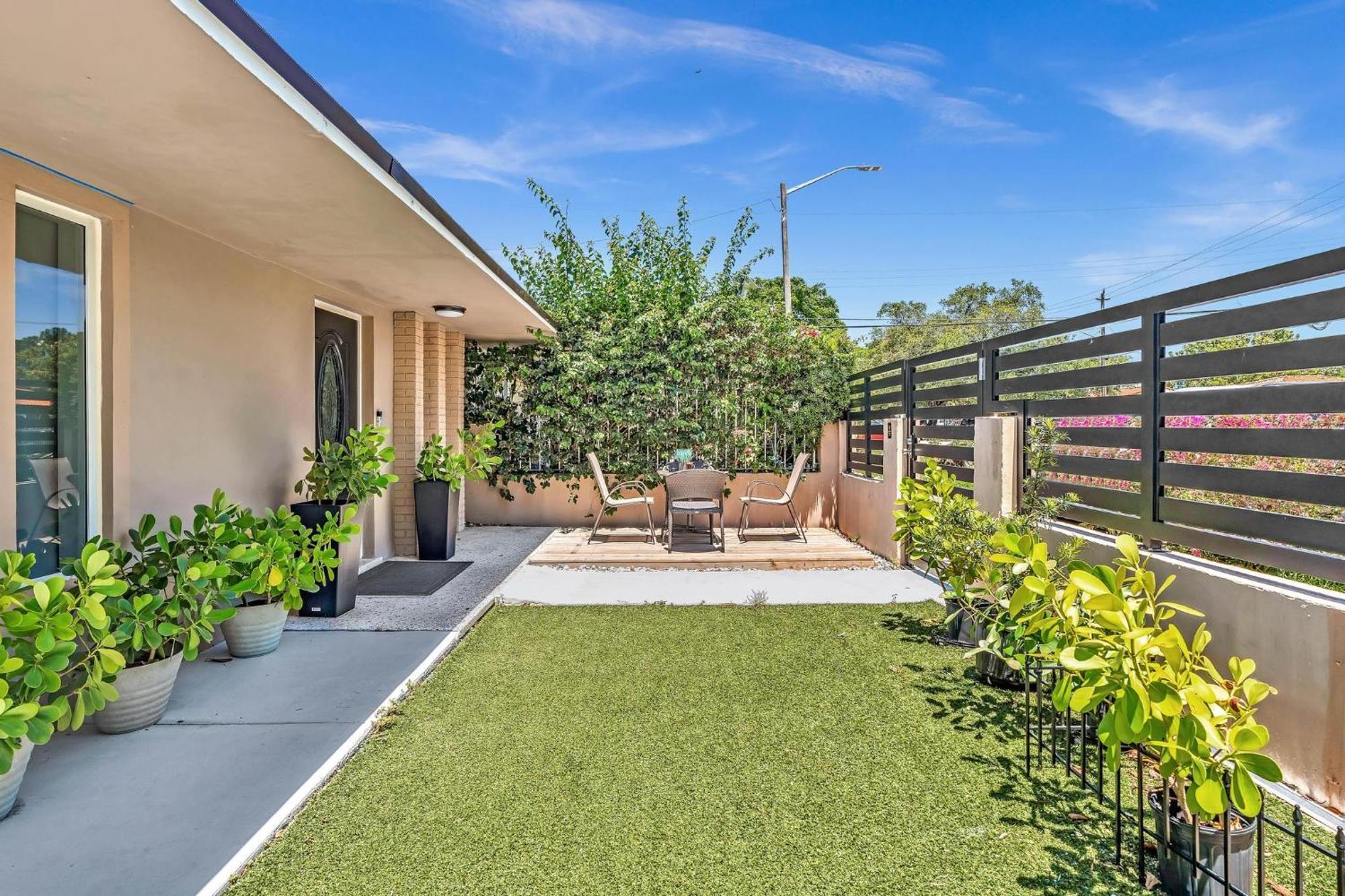Estelo'S Place - Modern Townhouse With King Bed, Only 5 Min From The Airport! Miami Eksteriør bilde