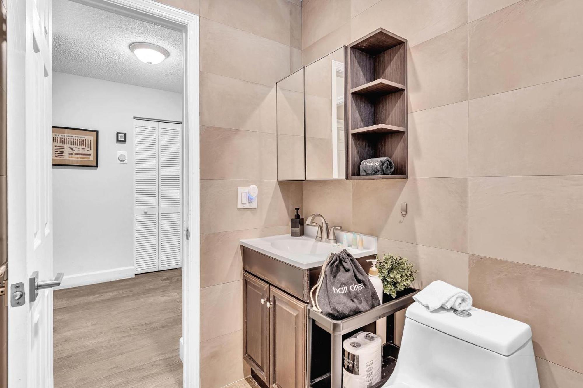 Estelo'S Place - Modern Townhouse With King Bed, Only 5 Min From The Airport! Miami Eksteriør bilde