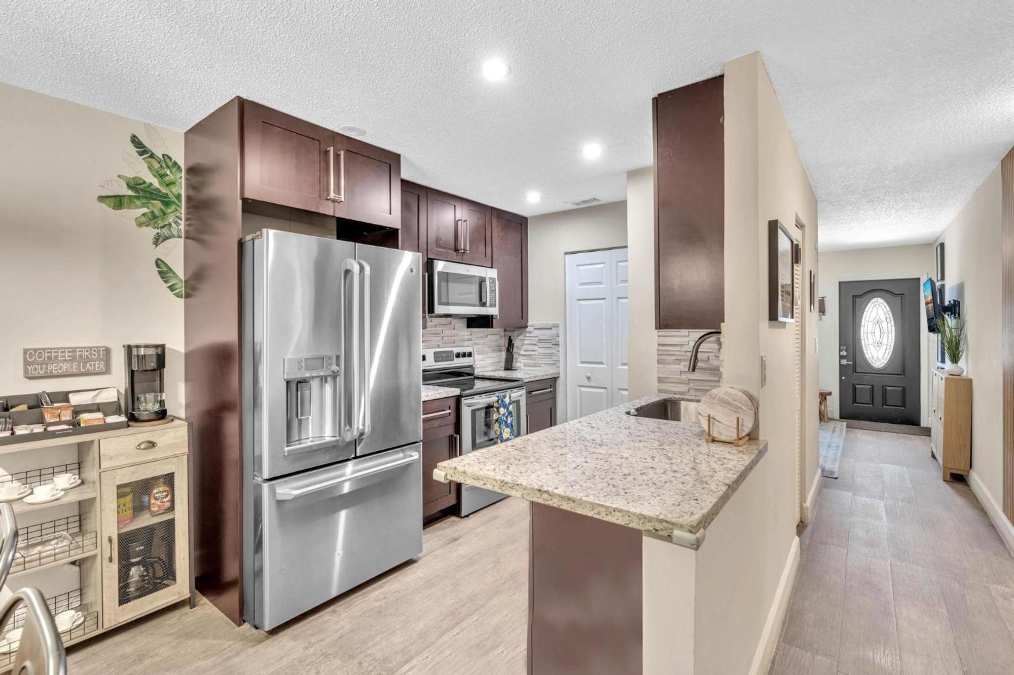 Estelo'S Place - Modern Townhouse With King Bed, Only 5 Min From The Airport! Miami Eksteriør bilde