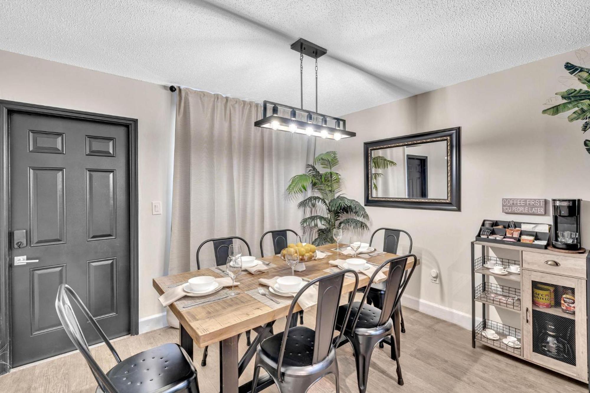 Estelo'S Place - Modern Townhouse With King Bed, Only 5 Min From The Airport! Miami Eksteriør bilde